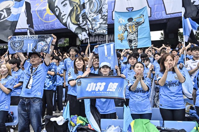 【サポーターアルバム(2)】G大阪戦の執念の同点弾導いた川崎フロンターレのサポーター写真94枚！ Gゾーンからメインスタンドまで撮影「川崎フロンターレーガンバ大阪(2)」の画像087