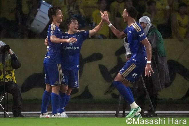雨中の上位対決で柏が4発快勝！ 古巣との一戦に気合十分の藤尾翔太＆味方を鼓舞し続けた昌子源！ 瀬川祐輔が見事な2ゴール！ 【FC町田ゼルビアvs柏レイソル】激闘PHOTOギャラリーの画像004