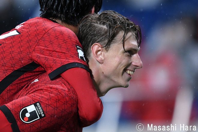 【J1分析】浦和は今季最多得点で勝利!!およそ2か月ぶりのゴールにキャスパー・ユンカー「早いコンビネーションがもっとチームを良くする」【浦和レッズVS柏レイソル】チームを進化させる「新しいアイディア」(1)の画像