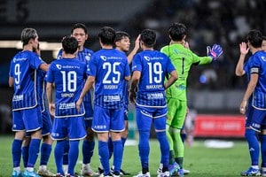 「北海道の市場か？量がハンパない！」サイバー藤田社長によるJ1クラブへの「ウニ・イクラなど海鮮の大量差し入れ」が豪快すぎる！「すごい豪華」「これはやる気出る！」の声の画像