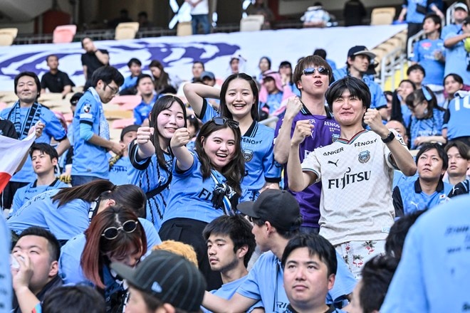 【サポーターアルバム】ACLE決勝に駆け付けた川崎サポーターは衝撃の700人！ 現地で声援を送ったサポーター写真81枚「アル・アハリー川崎フロンターレ(3)」の画像011