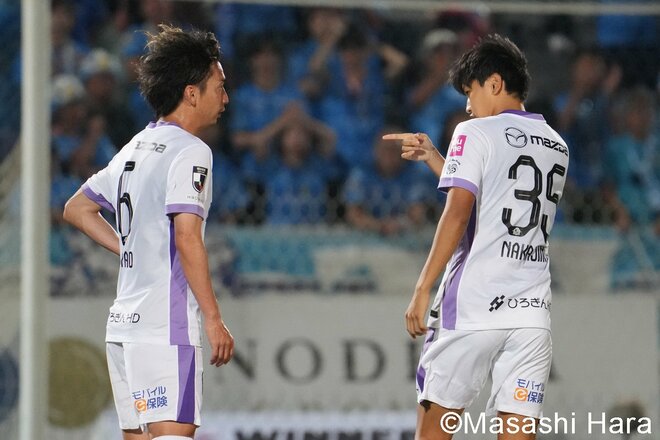 広島の選手として｢初ゴールを決めた｣30歳！手術後の復帰戦で｢ゴールを創出した｣19歳！今シーズン｢最多ゴールで目指す！」超ぶちあつの夏【横浜FCvsサンフレッチェ広島】激闘PHOTOギャラリーの画像007