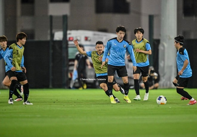 【川崎フロンターレアルバム】サウジアラビア到着翌日4月23日のジェッダ市内での「コーチングスタッフ＆クラブスタッフ写真」と「選手と子どもたちの交流写真」合計98枚！の画像095