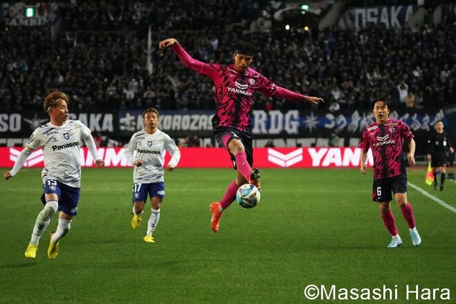 白熱の大阪ダービー！観衆4万2101人が詰めかけた長居スタジアム！10人対10人の戦いから史上初のPK戦へ！新生G大阪が勝ち名乗り！【セレッソ大阪vsガンバ大阪】激闘PHOTOギャラリーの画像006