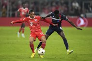 「かなりやばい」!! バルセロナにサッカーブラジル代表DFダニエウ・アウベスが訪問!! 「こういうのにも弱い」レジェンドの訪問に「1万6000超いいね」の大反響の画像