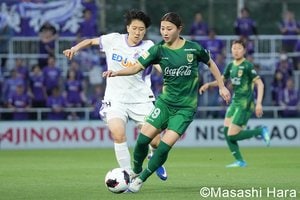 【写真9枚】｢長谷川唯の後継者｣19歳の活躍などで3発逆転も…｢WEリーグの三笘｣美人ドリブラーのクロスから1点返されると防戦一方に！試合を決めた39歳のレジェンドと指揮官の檄！【日テレ・東京ヴェルディベレーザvsサンフレッチェ広島レジーナ】の画像