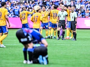 J1昇格プレーオフは2試合ともに大差での「下克上」発生。3・4位チームが5・6位チームに敗れた要因とは……昨年より長い中断期間の影響はの画像