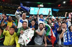 サッカー欧州選手権「9000人以上がコロナ感染」クラスター発生に『フジロックフェスティバル』への懸念も…「スーパー・スプレッダー」との声の画像