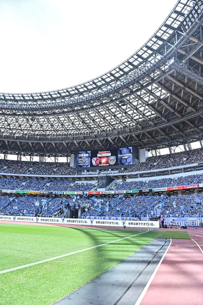 【サポーターアルバム】国立競技場を青く染め上げた川崎フロンターレのサポーター写真81枚！ ACLE準優勝後初の国内試合「鹿島アントラーズー川崎フロンターレ」の画像043