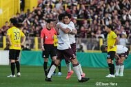 厳密すぎる「オフサイド判定」の矛盾と、有利な勝点1プラスでも「すんなりと優勝が決まらない」Jリーグ、最終節のドラマ【Jリーグ優勝争いを左右「柏VS神戸戦」のVARは正しかったのか】(3)の画像