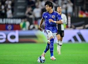 「菅原由勢は1試合ごとに攻守ともに向上している」「左ではキミヒを守備に専念させた三笘薫の功績」【サッカー日本代表「ドイツ、トルコ戦」実りある欧州遠征の徹底激論】(3)の画像