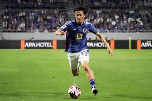 中村敬斗、久保建英を育てた森山佳郎監督率いる仙台が満員のホームで首位チームと激突【その激闘「三笘薫」超え　白熱のJ2リーグ「上位戦線」異状アリ】(1)の画像