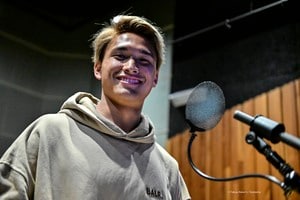 「指輪高そう」結婚報告したFC東京・松木玖生が「結婚指輪ペアショット」公開！ 一緒に写る真っ赤な薔薇に「なんて素敵な、、、。20歳だと思えない。漢すぎる」の声の画像