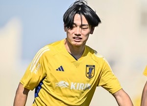 「ジャンプしないで決めてるし…」サッカー日本代表・上田綺世のポジショニング凄すぎゴールが反響！ 「いつの間にかフリーになってる」「マーク剥がすの上手い！」と絶賛された、今季ベルギーリーグ9点目の画像