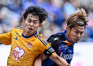 【ベガルタ仙台と長崎との大一番を分けた2つの強さ(1)】郷家友太が「相手も困るんじゃないか」と自信を持つ左右非対称の攻撃。互いをリスペクトしながら、時間をかけて磨き上げたものの画像