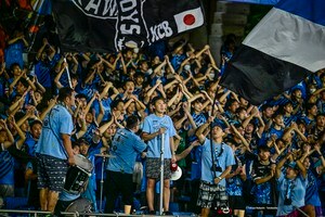 「素晴らしいね。誇らしい」J1川崎サポーターが掲げた横断幕に、芸人ワッキーが「感動した」と感謝表す！「川崎サポさんの尊敬できるトコロ」と称賛広がるの画像