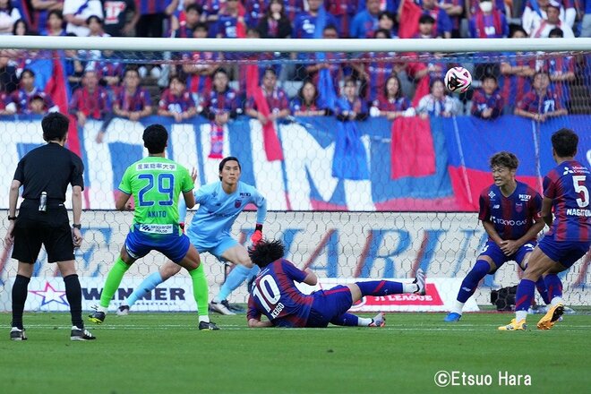 鈴木章斗の｢美しいミドル弾｣で先制、湘南が｢J1残留｣を引き寄せる4連勝【FC東京vs湘南ベルマーレ】原悦生PHOTOギャラリー｢サッカー遠近｣の画像005