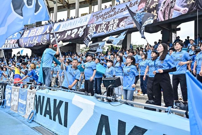 【サポーターアルバム(2)】G大阪戦の執念の同点弾導いた川崎フロンターレのサポーター写真94枚！ Gゾーンからメインスタンドまで撮影「川崎フロンターレーガンバ大阪(2)」の画像093