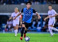 「そんなキャラなのかw」浦和レッズのトレーニングに復帰した元日本代表MF中島翔哉の「重装備」にファン注目！「前見えるのかな」「何度見ても笑っちゃう」の声の画像