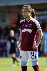 なでしこジャパンの清水梨紗＆林穂之香がサッカーテニスに挑戦！ まさかの珍プレーも生まれるが、和気あいあいの空気の中でのトレーニング見せる！の画像