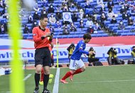 横浜Fマリノス3連勝!(2)またも怒号が飛び交った「VARノーゴール判定」の画像