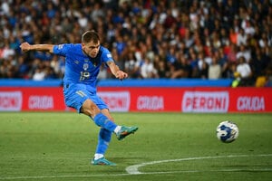 イタリア代表MFのゴールが凄い!!｢ロケット｣のような弾丸ミドル炸裂!!ネーションズリーグで生まれた衝撃の｢先制弾｣とは?【動画】の画像
