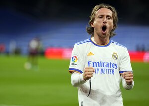 レアル・マドリードMFルカ・モドリッチのシュートが話題に!!｢一生見てられる｣「神動画」｢バケモンすぎる｣ファン驚愕の｢超絶アウトサイドキック｣ゴール【動画】の画像