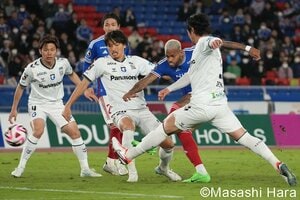 ガンバの高い攻撃力を跳ね返して、マリノス、アンデルソン・ロペス先制！ PHOTOギャラリー【明治安田J1リーグ 第3節 横浜F･マリノスvsガンバ大阪 2024年4月10日 19:03キックオフ】の画像