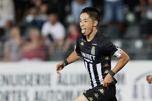 コースを狙いすました！ ベルギー１部・シャルルロワ森岡亮太が「3連覇王者から今季初ゴール」奪う！ キャプテンマークを巻いた元日本代表が右足で前半9分に先制弾決める！の画像