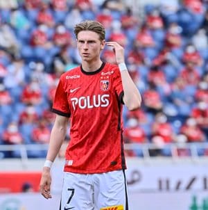 【J1分析】キャスパー・ユンカーと交わした「飲水中の会話」【江坂任移籍後初スタメンも…浦和敗戦(2)】の画像