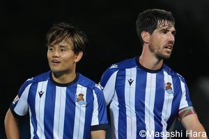 ｢初めて見たかも｣｢打点高いし上手すぎる｣ソシエダ久保建英が“プロキャリア初”渾身ジャンプからの技ありヘッド弾！ 開幕節以来のゴールに“謝罪”パフォーマンスもの画像