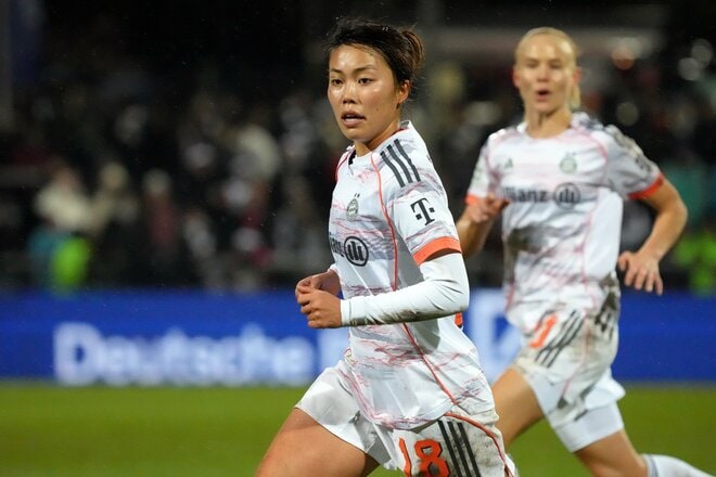 なでしこ至宝からスマイルクイーンへ！谷川萌々子“雨天の激闘”！｢奪い取る｣｢競り勝つ｣｢突破する｣無双プレーで完勝！試合後の｢弾ける｣笑顔が超キュート！【フランクフルトvsバイエルン】PHOTOギャラリーの画像009