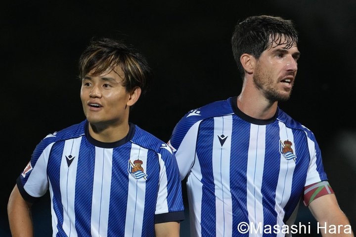 ｢初めて見たかも｣｢打点高いし上手すぎる｣ソシエダ久保建英が“プロキャリア初”渾身ジャンプからの技ありヘッド弾！ 開幕節以来のゴールに“謝罪”パフォーマンスも