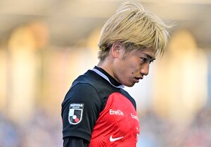 【ルヴァン杯決勝で浦和レッズMF小泉佳穂に期待される”10と8の間”の仕事(1)】ギャップに向き合いい、「ここ最近はミスに対する恐怖心がすごくて」と語っていた前半戦の画像