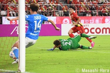 画像・写真：【J1分析】磐田「熱いメッセージ」横断幕の前でのプレーも