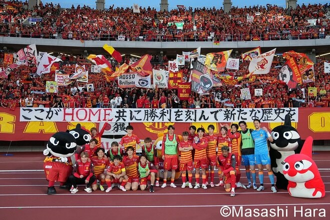 ピクシー凱旋！名古屋が5年ぶり開催の聖地・瑞穂で“Never Give Up”後半ATに同点ゴールを奪って逆転PK勝ち！新たな歴史のスタート！【名古屋グランパスvsアビスパ福岡】激闘PHOTOギャラリーの画像009
