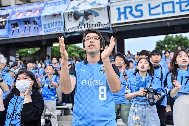【サポーターアルバム】平日のナイトゲームに2万302人が来場！ 熱すぎる川崎フロンターレのサポーターの試合前の写真71枚！「川崎フロンターレー浦和レッズ」の画像032
