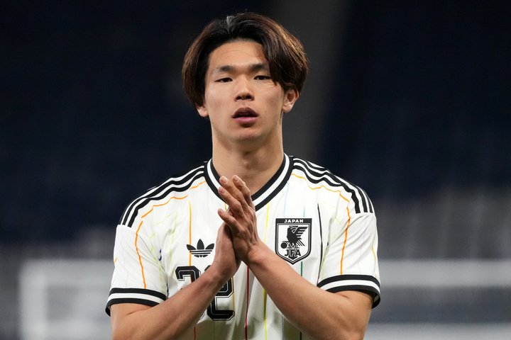 ベンチでもギラつき満載!? ｢悔しがるって大事よな｣日本代表FW塩貝健人が“怒り露わ”でベンチを叩く!? ｢このシオケンのリアクション好きすぎる｣11月14日の｢ブラジル戦頼んだぞ！｣