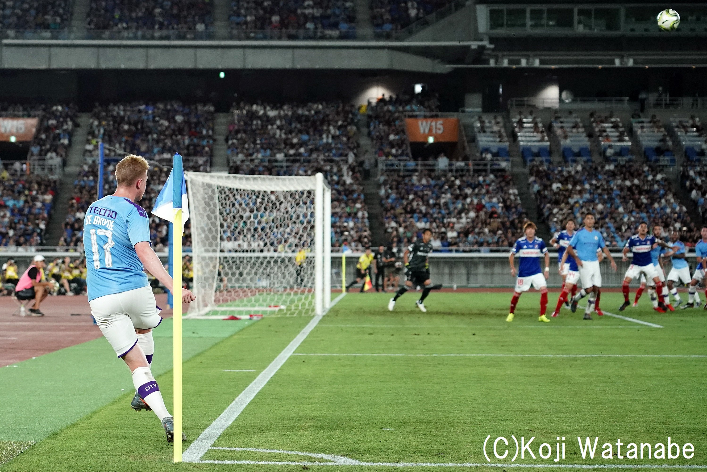 ピッチに立った視点でのサッカー観戦も可能に スポーツに広がる エンターテインメントとビジネス 成長の余地 テクノロジーとスポーツの融合が拓く未来 3 サッカー批評web