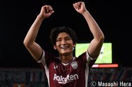 「えっぐ。何度見てもえっぐ」西川のパントキック→江坂の胸トラップ→ユンカーのフィニッシュまで「全プレーが完璧」! 浦和レッズの5点目に「教科書に載せるべき」など称賛の声続々【動画】の画像