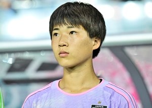 「素晴らしい人間性」W杯で敗れたなでしこジャパンの選手とそれを慰める相手選手の光景に世界が感動！「」と名付けられた写真が話題にの画像