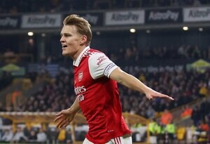 ｢最高で最強のチーム｣ アーセナル背番号8が圧巻の2ゴールで3連勝に貢献! キャプテンの大活躍で2位マンチェスター・シティとの勝ち点差が5に広がる｢貴重な白星｣の画像