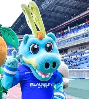J2ブラウブリッツ秋田のマスコットが「横浜FCイラスト部」に感謝の言葉！「ぼ、僕は緑色じゃないゴン…」から「とっても上手にかけてるゴン」の画像
