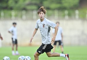 日本代表MF大関友翔が森保一監督から求められていることとは――「ここでの活動を生かしてほしいという話もありますし、何より自チームで出てないのにここに呼ばれてることの意味というか…」の画像