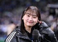 「可愛すぎひんか?!」J2熊本で新グッズと同等にモデル女性に視線が集中！「モデルが良いじゃん」「彼女と花見なうに使いたい」などの声の画像