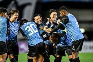 「かわいい」「まじ天使」NHK朝ドラ女優が公開したJ1川崎のフカフカニット帽着用での「観戦ショット」が大反響！「13000人とお揃い！尊い！」と本人も喜ぶ特別な“被り”グッズの画像