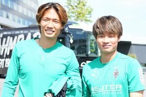 福田師王のドイツ奮闘記｢Tor！ゴール｣連載(5)前編  ｢もっと球際や対人の泥臭さが必要｣ドイツ3年目の福田師王が語る新天地での挑戦と“兄貴”との別れ｢いつか一緒にプレーできるように頑張りたい｣の画像