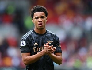 アーセナル、15歳MFがプレミアリーグ｢史上最年少デビュー｣!! 首位キープで最高のデビューに…サッカー日本代表DF冨安健洋も出場したブレントフォード戦でリバプールMFの記録を塗り替える【動画】の画像