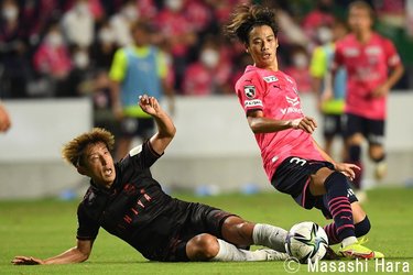 写真 Photoギャラリー ピッチの焦点 明治安田ｊ１リーグ 第２８節 セレッソ大阪ｖｓ北海道コンサドーレ札幌 21年9月11日 18 04キックオフ Jリーグ 国内 サッカー批評photoギャラリー ピッチの焦点 サッカー批評web