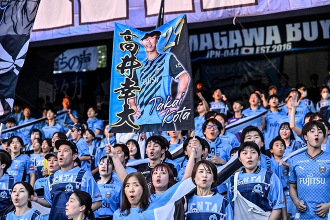 【サポーターアルバム】平日ナイターの試合前から駆け付けた川崎フロンターレのサポーター写真84枚！ 夕日に照らされながらの等々力ショット「川崎フロンターレー横浜FC」の画像034